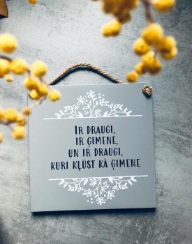 Koka dekors "Draugi kā ģimene"